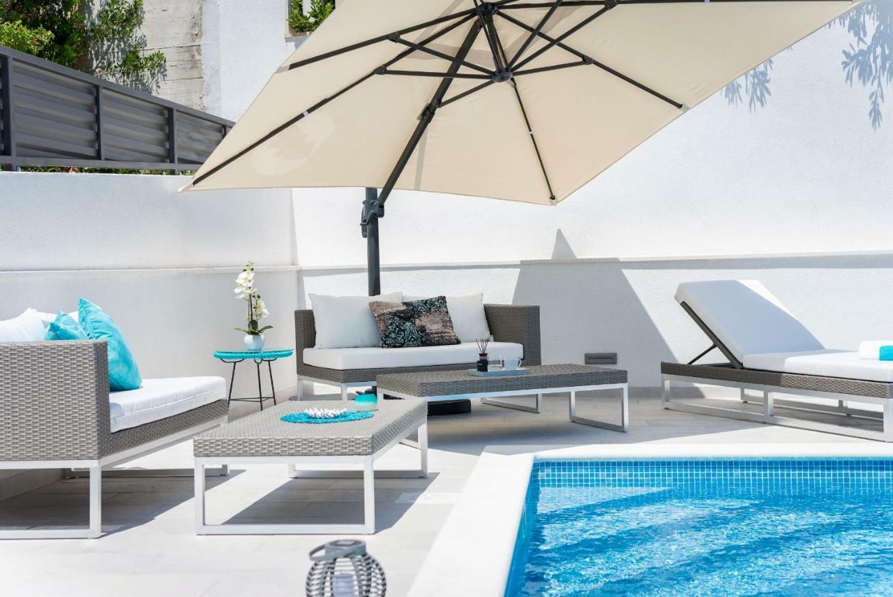 Villa Miholina - With Heated Swimming Pool トロギール エクステリア 写真