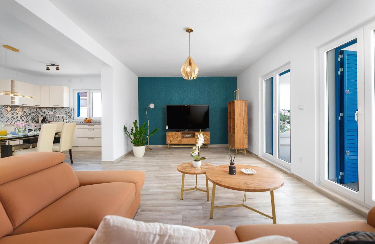 Villa Miholina - With Heated Swimming Pool トロギール エクステリア 写真